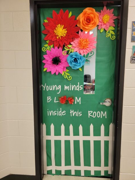 Flower Garden Classroom Door, Garden Theme School Hallway, Garden Theme Class Decoration, Bulletin Board Garden Theme, Flower Classroom Door Ideas, Floral Classroom Door Ideas, Classroom Theme Garden, Imagination Blooms Here Classroom, Garden Theme Door Decoration