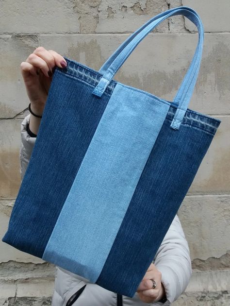 Upcycled Denim Diy, Upcycled Tote, Striped Tote Bag, Denim Bag Diy, Denim Bag Patterns, Sac Diy, Tote Bag Tutorial, Denim Bags, Blue Jeans Crafts