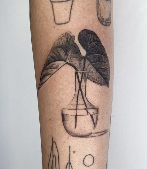 Anthurium Tattoo, Philodendron Tattoo, House Plant Tattoo, Plants Tattoo, Leaves Tattoo, Modern Art Tattoos, Tattoo Plant, Abstract Tattoo Designs, Tattoo Shading