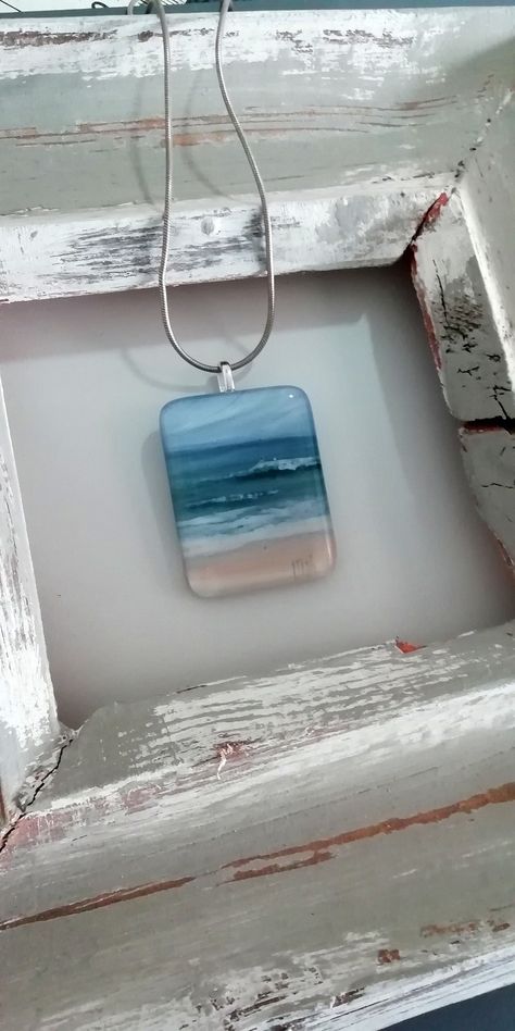 Glass Fusion Pendants, Fused Glass Pendants Ideas, Glass Fusion Jewelry, Glasfusing Ideas, Easy Step By Step Painting, Fused Glass Jewelry Dichroic, Glass Art Pictures, Glass Fusion Ideas, Fused Glass Artwork