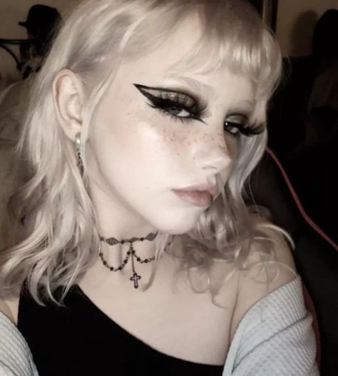 Goth Eye Makeup, Dark Makeup Looks, Cute Eye Makeup, Alt Makeup, Swag Makeup, Alternative Makeup, Dope Makeup, Edgy Makeup, Gothic Makeup