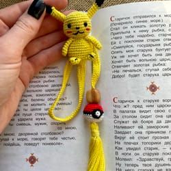 Crochet Pattern Bookmark, Crocheted Bookmarks, Crochet A Heart, Crochet Bookmarks Free Patterns, Pattern Bookmark, Pikachu Crochet, Crochet Store, Handmade Bookmarks Diy, Crochet Pokemon