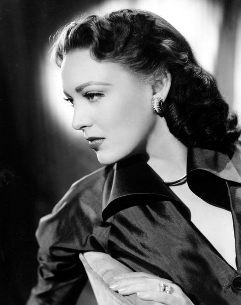 Linda Darnell ©2020bjm Linda Darnell, Ziegfeld Girls, Donna Reed, Classic Hollywood Glamour, Black And White Movie, Olivia De Havilland, Lights Camera Action, Classic Actresses, Old Hollywood Glamour