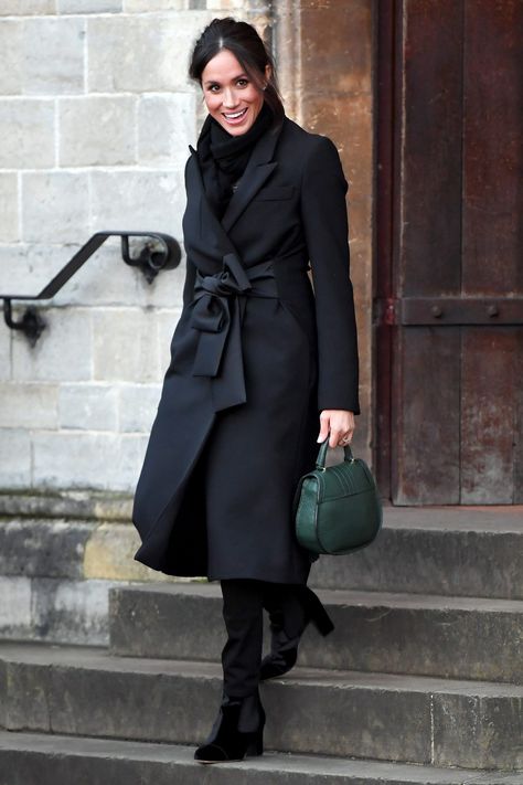 Stay Warm and Stylishly Bundled Up This Winter in Meghan Markle's Favorite Coats Estilo Meghan Markle, Princ Harry, Meghan Markle Outfits, Smart Casual Dress Code, Business Casual Winter, Dress Code Casual, Smart Casual Women, Prins Harry, Smart Casual Dress