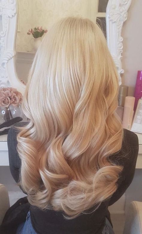 Blowout Styles, Ribbon Hairstyle, Blonde Hair Inspiration, Peinados Fáciles Para Cabello Corto, Senior Prom, Long Blonde, Hair Inspiration Color, Long Blonde Hair, Blonde Wig