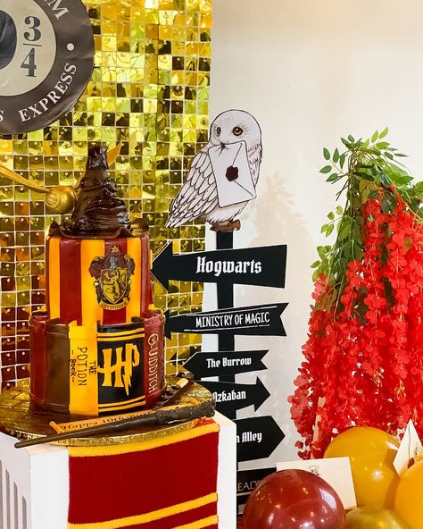 A spellbinding Gryffindor-inspired Harry Potter cake @fruitymellowcakes it's definitely a feast for the eyes and a treat for the taste buds! A true masterpiece leaving party guests in awe of the cake baking wizardry!👩🏻‍🍳 🪄🎂 #harrypottermagic #gryffindorvibes #magicmoments #fruitymellowcakes #hogwartsparty #cuddlesandcandlesevents #partylikeawizard #partyplanner #partydecor #eventstyling #celebrationtime #partyinspo #decorinspiration #eventdesign #partyideas #partyvibes #celebrateinstyle Leaving Party, Hogwarts Party, Sand Candles, The Burrow, Ministry Of Magic, Harry Potter Magic, Harry Potter Cake, Harry Potter Theme, Hogwarts Express