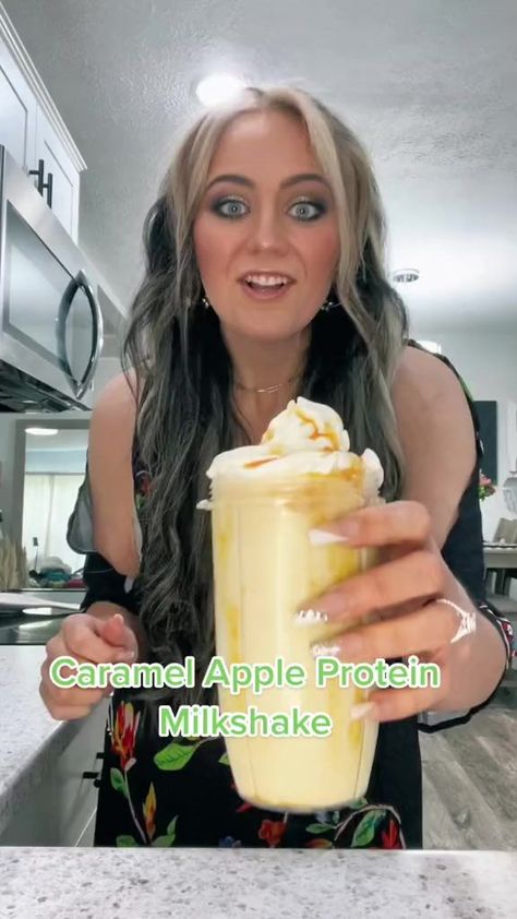 Caramel Apple Protein Shake, Twix Protein Shake, Premier Caramel Protein Shake Recipes, Premier Protein Caramel Recipes, Caramel Premier Protein Recipes, Protine Shakes, Premier Protein Shake Recipes, Premier Protein Recipes, Apple Protein Shake