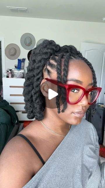 Ayanna Gay on Instagram: "Chunky Loc Knot Ponytail created by me 😻 

The amount of compliments I’ve received daily has been crazyyy 😅🥰 I LOVE this style!

Retwist by @elandalocs 🫶🏾
Style Time: 1 hour after retwist 
Hair Used: 3-4 packs of 16” cuban twist

#womenwithlocs #locdyann #locstyles #locstylesforwomen #locversatility" Two Strand Twist Loc Ponytail, Styles Locs Black Women, Retwist Locs Style Medium, Short 2 Strand Twist Styles Natural, Loc Styles For Medium Locs, Loc Ropes Style, Loc Curly Ponytail, Loc Styles For Cruise, Loc Styles For Date Night