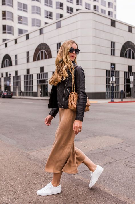 The slip dress is a wardrobe staple that's versatile for year-round wear. Here's how to style a slip dress, from casual looks to work or a night out. Silk Slip Dress Outfit, Slip Dress Outfit Fall, How To Style A Slip Dress, Slip Dress Casual, Slip Dress Outfit, Leni Klum, Choppy Layers, Grunge Dress, Wear To Work Dress