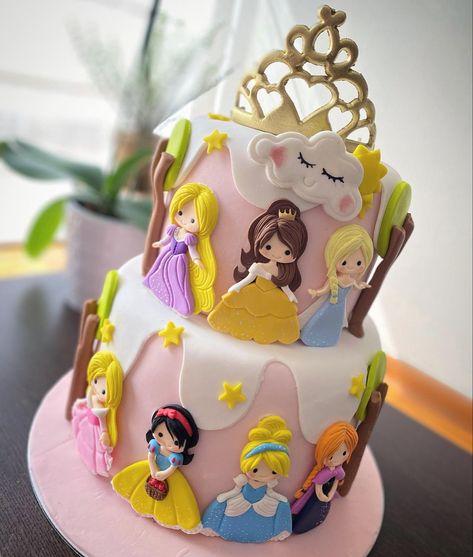 Rapunzel Birthday Cake, Princess Party Cake, Princess Theme Cake, Frozen Birthday Party Cake, Disney Princess Birthday Cakes, Prince Cake, Baby Birthday Party Theme, Princess Birthday Party Decorations, Disney Princess Cake