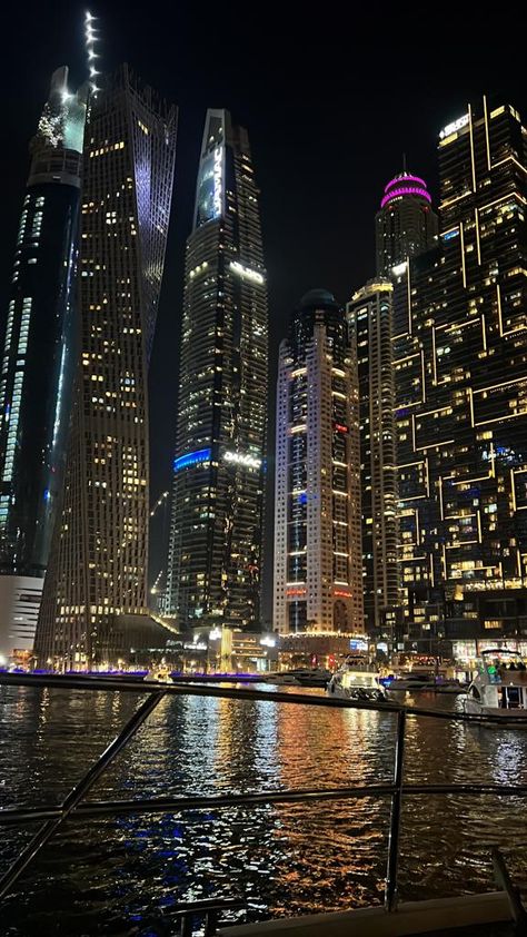 Dubai Downtown Night, Dubai Night Club, Dubai Club, Dubai Views, Lazer Lights, City View Night, Time Aesthetic, Dubai Architecture, Dubai Vacation