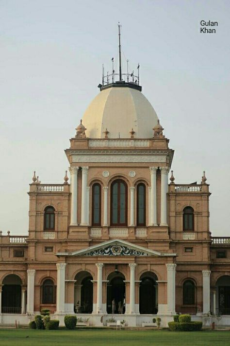 Fantastic photography of historical Palace Noor Mahal Bahawalpur Punjab Pakistan Palaces Exterior, Noor Mahal Bahawalpur, Pakistani Architecture, Noor Mahal, Fantastic Photography, Heritage Architecture, Beautiful Pakistan, Punjab Pakistan, Village Photos