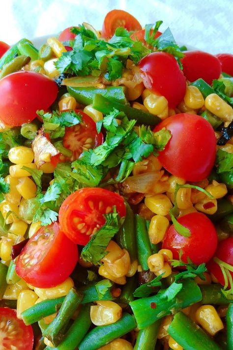 Corn and Green Bean Salad with Lime - a bright, flavorful side dish. Works perfectly with frozen vegetables! Summer vegetables, but great for all seasons! #summer #vegetables #salad #recipe https://foodsilike.net/corn-and-green-bean-salad-with-lime/ Vegetables Salad, Green Bean Salad, Super Salads, Simple Dressing, Summer Vegetables, Green Bean Salads, Flavorful Vegetables, Vegan Side Dishes, Summer Vegetable