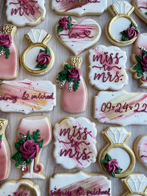 Wine Bridal Shower Cookies, Wine Bachelorette Cookies, Petals And Prosecco Bridal Shower Theme Cookies, Vino Before Vows Cookies, Bachelorette Decorated Cookies, Wine Themed Cookies, Bachelorette Party Cookies Decorated, Bridal Shower Royal Icing Cookies, Wine Cookies Decorated