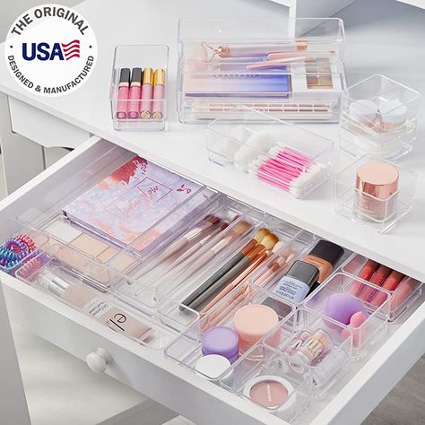 Clear Makeup Organizer Drawers, Makeup Organizer In Drawer, Perfume Organization In Drawer, Makeup Set Up In Bedroom Aesthetic, Organising Drawers, Organised Skincare, Vanity Desk Organization, Organised Drawers, Vanity Drawer Organization