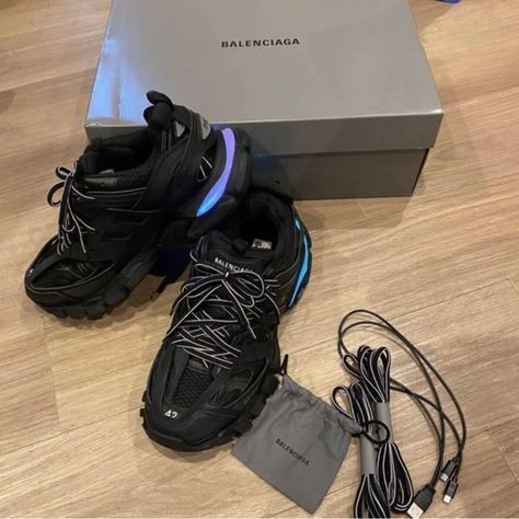 Balenciaga Tracks LED, comes with charger, come with dust bag and box. Sneakers Expensive, Led Balenciaga, Balenciaga Tracks, Balenciaga Track Trainers, Balenciaga Trainers, Balenciaga Track Sneakers, Balenciaga Runners, Balenciaga Speed Trainer, Track Shoes