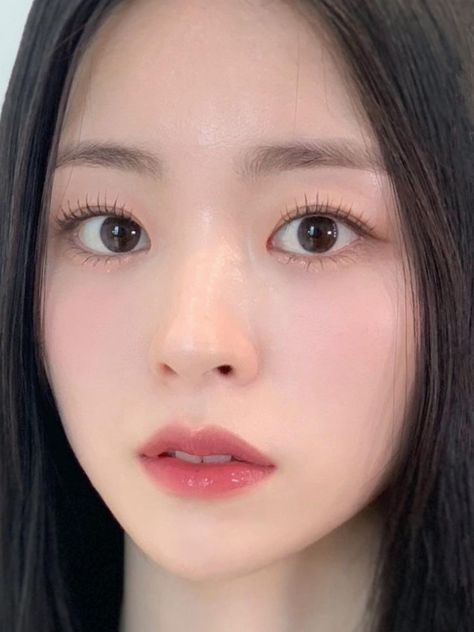 soft, natural pink daily Korean makeup look