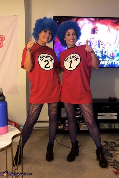 2 Halloween Costumes, Easy Couples Costumes, Easy College Halloween Costumes, Cute Group Halloween Costumes, Halloween Costumes For Teens Girls, Bff Halloween Costumes, Trio Halloween Costumes, Clever Halloween Costumes, Thing One