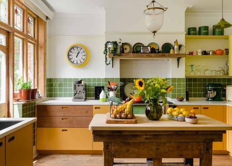 Green Tile Backsplash, Best Bath Towels, Edwardian House, Yellow Kitchen, Green Tile, Kitchen Tiles Backsplash, Kitchen Colors, Kitchen Backsplash, 인테리어 디자인