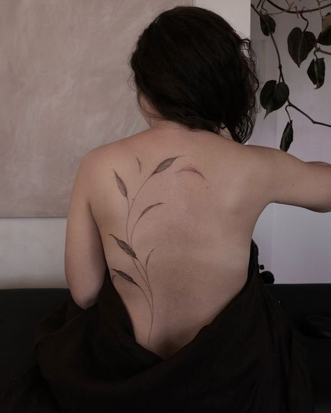 Flowing leaves on the back 🍂 Back Leaf Tattoo, Branch Tattoo Design, Sprig Tattoo, Leaf Tattoo, Branch Tattoo, Chest Tattoos For Women, Jasmine Flower, Back Tattoo Women, Back Tattoos