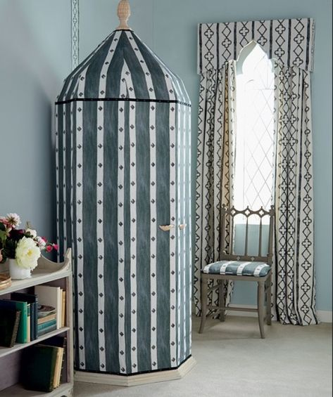 Top 10 Creative and Unusual Wardrobes Nicky Haslam, Tent Room, Glass Wardrobe, Ikea Wardrobe, Dutch House, Gray Tones, Hanging Rail, Girl House, Wardrobe Design