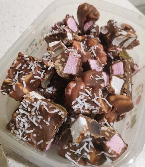 Best Rocky Road Recipe, Chocolate Chip Biscotti Recipe, Healthy Mummy Recipes, Sugar Free Marshmallows, Rocky Road Recipe, Mummy Recipes, Sugar Free Fruits, Almond Meal Cookies, Sugar Free Baking