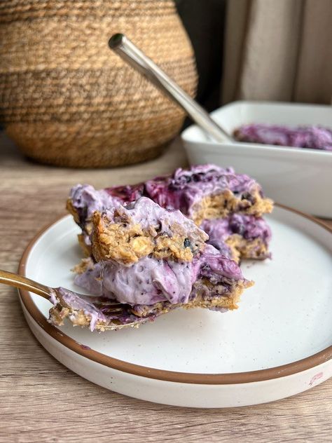 Vegan Protein Blueberry Cake Baked Oatmeal - Upbeet & Kaleing It Vegan Protein Baking, Protein Breakfast Cake, Vegan Protein Cake, Vegan Protein Dessert, Vegan Baked Oats, Baked Oatmeal Recipes Healthy, Health Cookies, Healthy Blueberry Recipes, Healthy Protein Desserts