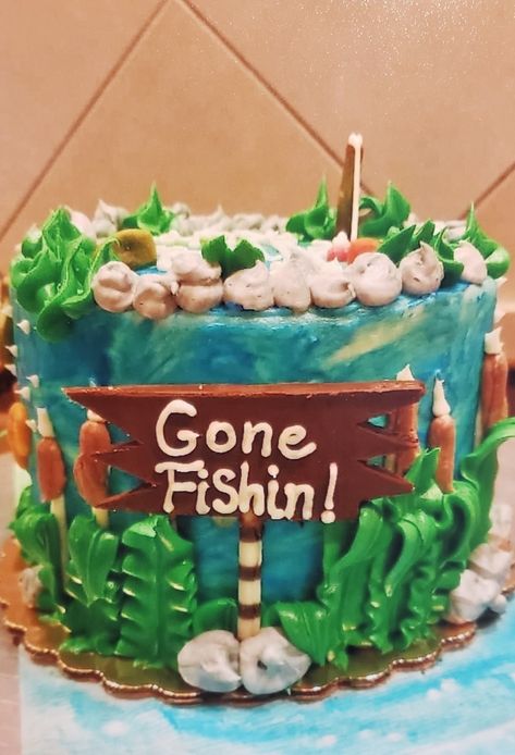 Yellow Sponge Cake, Gone Fishing Cake, Fishing Cake, Cake Yellow, Cookies N Cream, Edible Pearls, Buttercream Filling, Cookies N Cream Cookies, Cake Craft