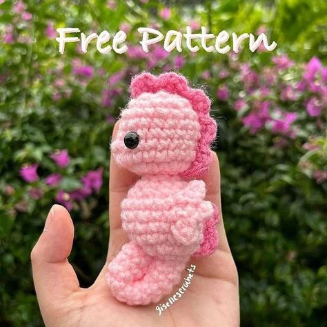 Free seahorse pattern !-Credit @gisellescrochets you can find more free and exclusive patterns in the bio link enjoy!!. . . . #crochetamigurimi #crochetamigurumis #crochetamigurumis🧶 #crochetamigurumidolls #crochetamigurumibears #crochetamigurumi #crochetpatternsandtutorials #crochetpatternsforbeginners #crochetpatternsforsale #crochetpatternsuccess #crochetpatternshawl #crochetpatternsfree #crochetpatternstore #crochetpatternshop #crochetpatterns #crochetaddict #freepatternsamigurumi #free... Seahorse Pattern, Diy Crochet Toys, Easy Crochet Animals, Crochet Fairy, Quick Crochet Patterns, Valentines Crochet, Crochet Animals Free Patterns, Crochet Design Pattern, Rainbow Crochet