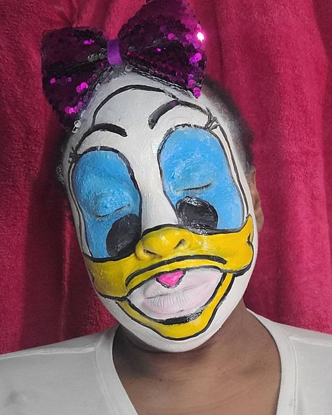 Daisy Duck inspired makeup look. Disney character glam. Look Disney, Inspired Makeup, Daisy Duck, Disney Character, Makeup Inspiration, Face Paint, Carnival Face Paint, Makeup Looks, Carnival