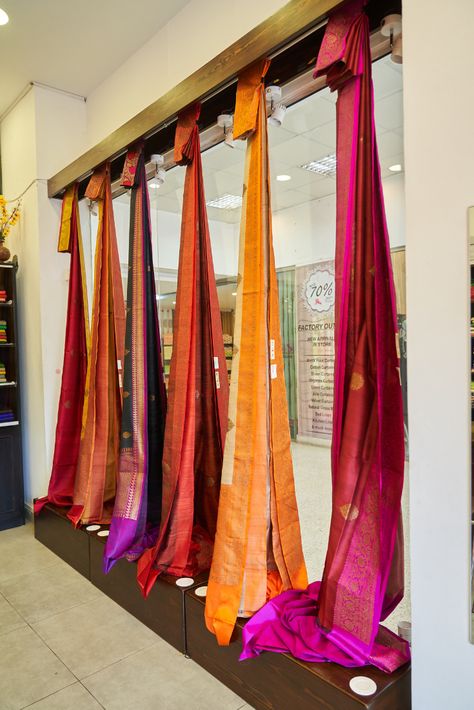 Here's an early morning surprise for y'all! Add that spark you need for your festive wardrobe with these new designer branded sarees exclusively at Safina Plaza! #bangaloreshopping #diwalifest #diwali2018 #womenswear #womensaree #designerlove #safinaplaza #shopaholic #studioY #womeninstyle Fabric Store Design Interior, Saree Display Ideas Showroom, Saree Display Ideas, Saree Display, Saree Showroom, Hoarding Design, Showroom Ideas, Fabric Store Design, Store Plan