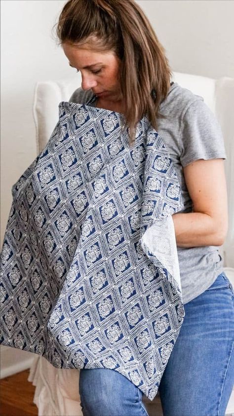 Diy Nursing Cover, Nursing Cover Pattern, Best Nursing Cover, Nursing Apron, Nursing Cover Up, Practical Baby Shower Gifts, Diy Nursing, Diy Elastic, Baby Bumper