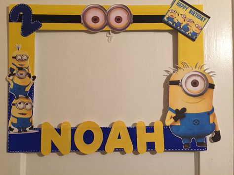 marco para fotos Photo Booth Frame Diy, Minion Photo Booth, Minions Birthday Party Decorations, Minion Party Theme, Birthday Minion, Minion Photos, Minions Birthday, Minions Party, Minion Theme