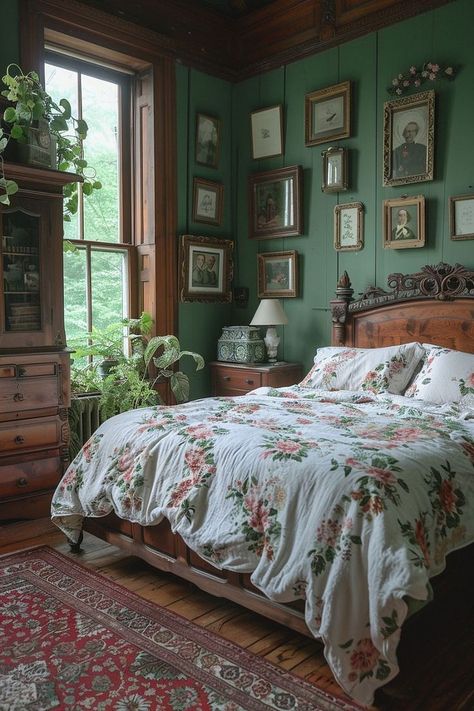 😍 Green And Red Bedroom, Vintage Bedroom Ideas, Indian Room, Vintage Bedroom Decor, Indian Room Decor, Red Bedroom, Bedroom Ideas Inspiration, Bedroom Colour Palette, Vintage Interior Design