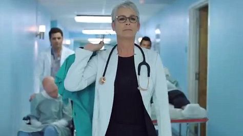 Jamie Lee Curtis and Taylor Lautner star in second season of Screen Queens trailer People Problems, Lee Curtis, Taylor Lautner, Jamie Lee Curtis, Sign Out, Jamie Lee, Scream Queens, Internal Medicine, Daily Mail