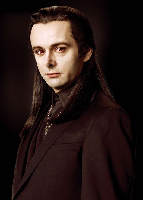 Michael Sheen as Aro in Twilight Saga Aro Volturi, Billy Burke, Twilight Saga New Moon, Breaking Dawn Part 2, Twilight New Moon, Twilight Film, Twilight Series, Wolf Spirit Animal, Nikki Reed