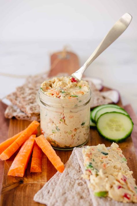 A healthy chickpea and smoked tofu spread that's delicious, cheap and easy-to-make. To make the best sandwiches for your lunches! Tofu Spread, Smoked Tofu, Homemade Tofu, Minced Meat, Food Heaven, Vegan Condiments, Healthy Homemade, Vegan Snacks, Easy Cooking