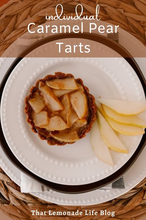 Caramel pear tarts make beautiful individual desserts! These tarts have the flavors of fall - pear and salted caramel, with a biscoff cookie crust. Delicious flavor combo! Pear And Caramel Tart, Pear Filling, Pear Tarts, Pear Tart Recipe, Caramel Pears, Pear Tart, Caramel Tart, Bartlett Pears, Biscoff Cookies