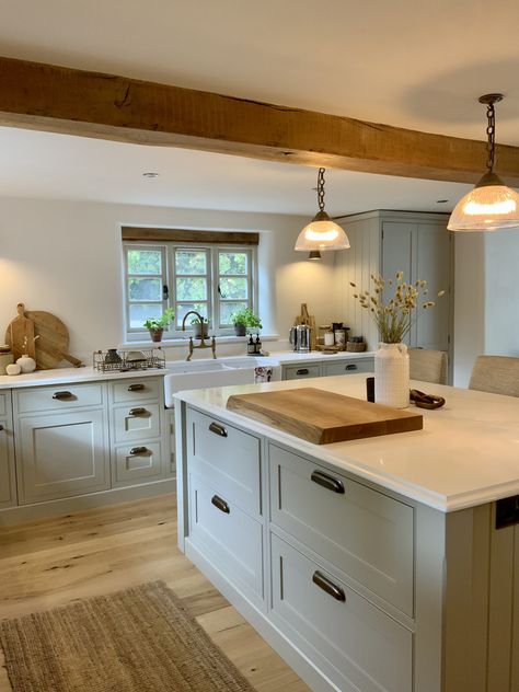 Country Kitchen Open Plan, Uk Country Kitchen, Country Style Open Plan Kitchen, House Design Uk Interior, Country House Modern Interior, Open Plan Country Kitchen, Open Plan Kitchen Dining Living Farmhouse, Cottage Architecture Design, New Build Ideas Uk