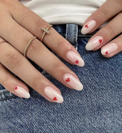 Cozy Winter Nails, Cute Fitted Pink Sweater, Wedding Guest Nails Ideas Classy, Winter Nails Design Ideas, Cute Nails For Winter, Classic Nails Ideas, Haley Bieber Nails, Nail Design Winter, Nail Inspo Winter