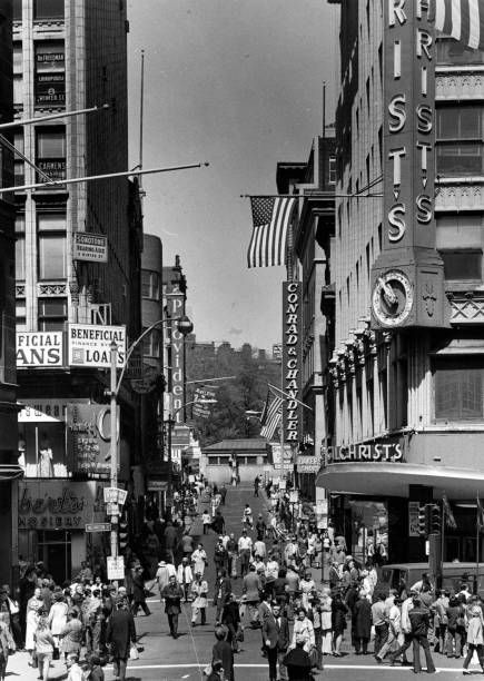 1,313 Downtown Crossing Boston Photos and Premium High Res Pictures - Getty Images Boston Pictures, Newbury Street Boston, Newbury Street, Downtown Boston, Vintage Boston, Wall Decor Ideas, High Res, Photo Art, The Old