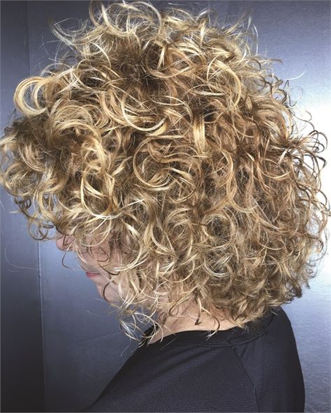 Color For Curly Hair, Dimension Hair, Blonde And Caramel, Color Curly Hair, Balayage Hair Blonde Short, Balayage Hair Caramel, Spiral Perm, Hair Pale Skin, Color Formulas