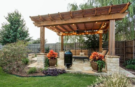 Large pergola with string lights above flagstone patio Pergola Hardware, Large Pergola, Flagstone Patio Design, Pergola Modern, Pergola Decorations, Pergola Diy, Small Pergola, Large Backyard Landscaping, Patio Grande