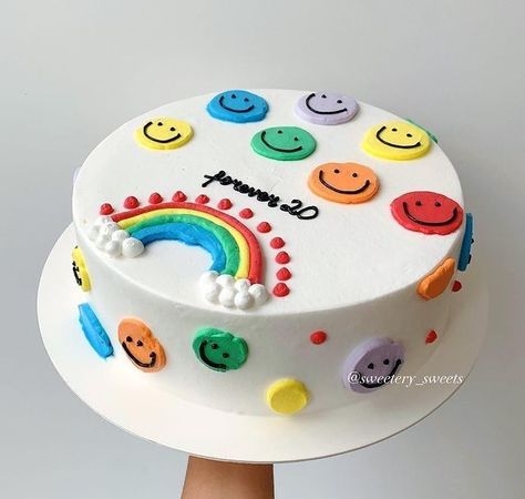 Smiley Cake, 20 Aesthetic, Pastel Cupcakes, Rainbow Birthday Cake, Simple Cake Designs, Mini Cakes Birthday, Easy Cake Decorating, Simple Birthday Cake, Cake Decorating Designs