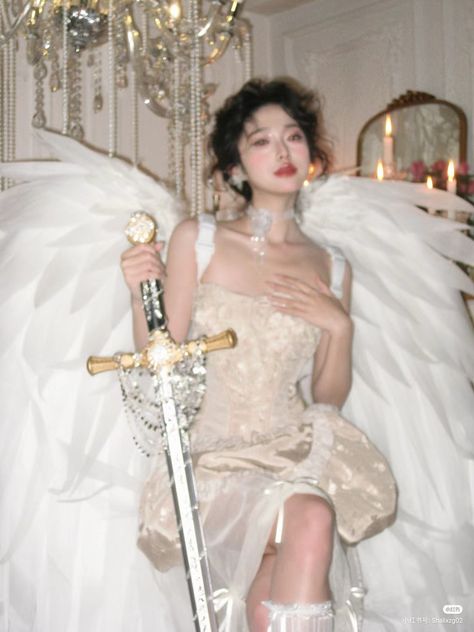 Angel Core Fashion, Vintage Angel Costume, Ethereal Reference, Angel Poses Reference, Angel Fashion Aesthetic, Dark Angelcore Outfit, Angel Astethic, Ethereal Pose Reference, White Angel Outfit