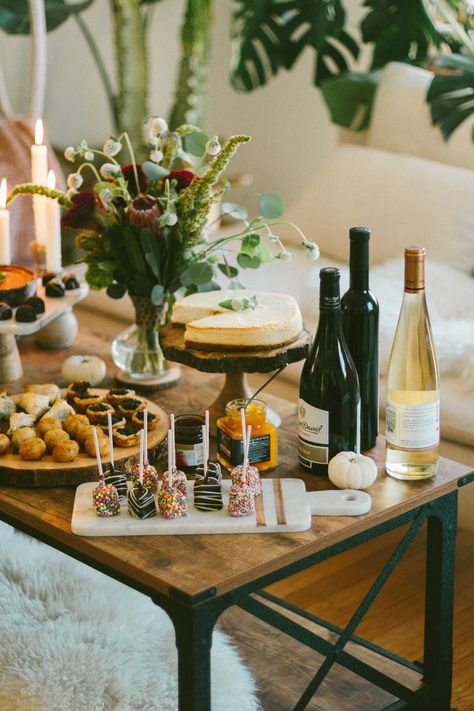 How to Throw a Fab Girls Night In — Black & Blooms Hosting Girls Night In At Home, Girls Night In Party Ideas Black Women, Ladies Night Ideas Food, Ladies Night In Ideas, Hosting Girls Night, Girls Night Appetizers, Spa Night Party, Girls Night Dinner, Yummiest Food