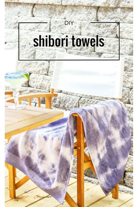 Tie Dye Towels, Diy Shibori, Shibori Diy, Diy Towels, Diy Fire Pit, Handmade Wall Art, Interior Design Diy, Modern Diy, Design Diy