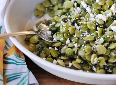 Greek-Style Lima Beans. Frozen Lima Bean Recipes, Lima Bean Recipes, Desayuno Keto, Beans Recipes, Delicious Side Dishes, Lima Bean, Lima Beans, Mediterranean Food, Healthier Eating