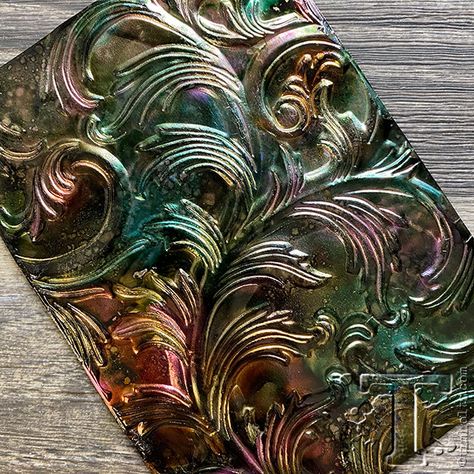 Q+A Demo: Alcohol Ink: Part 2 | Tim Holtz Alcohol Ink On Metal, Embossed Cards Handmade, Tim Holtz Tutorials, Distress Ink Techniques, Alcohol Ink Glass, Ink Techniques, Tim Holtz Crafts, Alcohol Ink Crafts, Stencil Printing