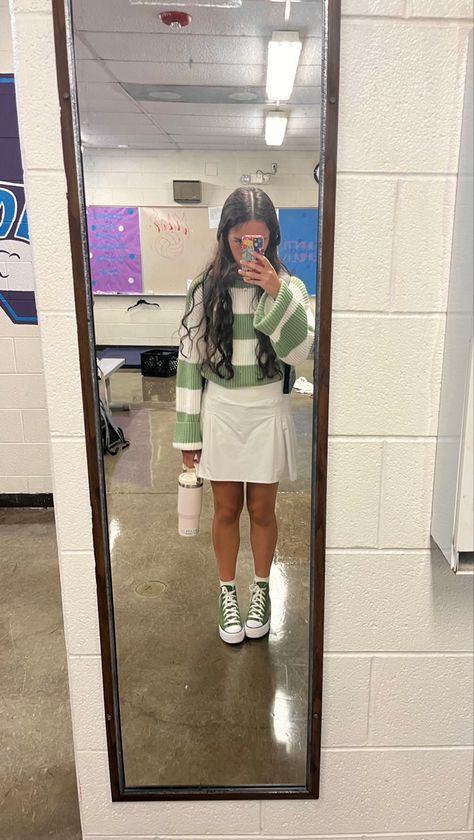 Light Green Converse Outfit Ideas, Light Green Converse Outfit, Green Converse Outfit Ideas, Light Green Converse, Green Converse Outfit, Dark Green Converse, Converse Outfit, Converse Platform, Church Fits